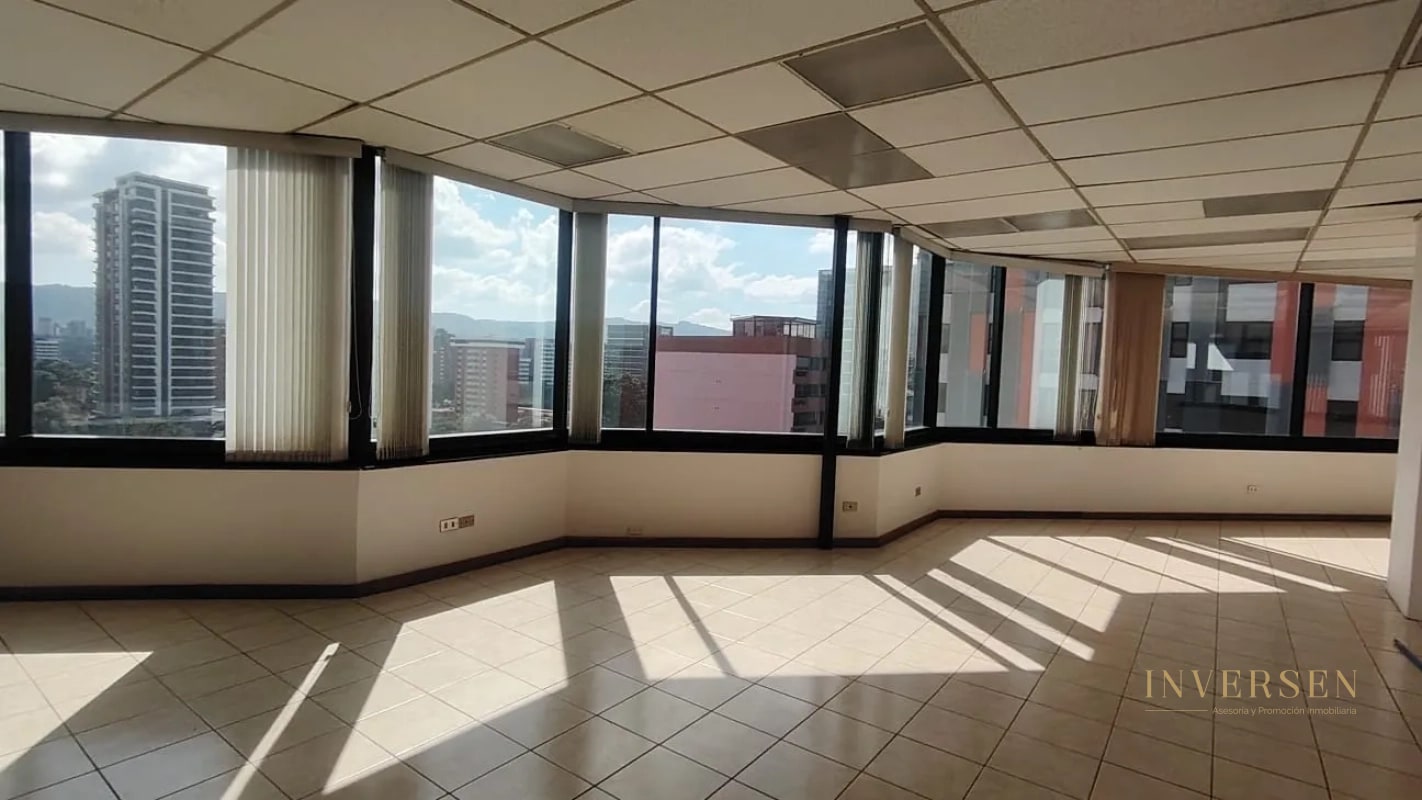 Oficina en renta ubicada en zona 10 - 9
