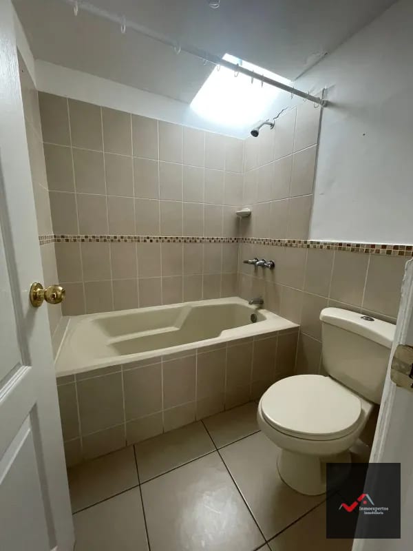 CASA EN VENTA SAN CRISTOBAL, ZONA 8 DE MIXCO — Casa en Venta en Zona 8 Mixco, Guatemala, Ciudad — foto 13 de 17