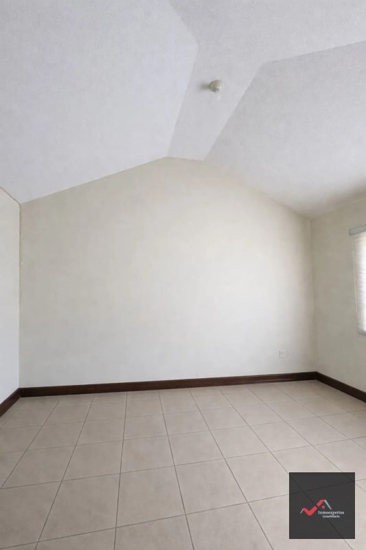 CASA EN VENTA EN CONDOMINIO SAN MARINO, ZONA 8 DE MIXCO - 15
