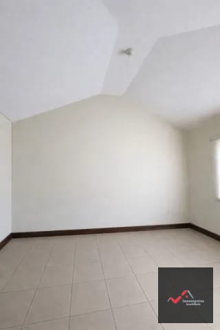 CASA EN VENTA SAN CRISTOBAL, ZONA 8 DE MIXCO — Casa en Venta en Zona 8 Mixco, Guatemala, Ciudad — miniatura 4 de 17