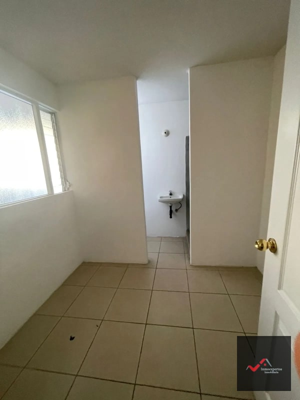 CASA EN VENTA EN CONDOMINIO SAN MARINO, ZONA 8 DE MIXCO - 12
