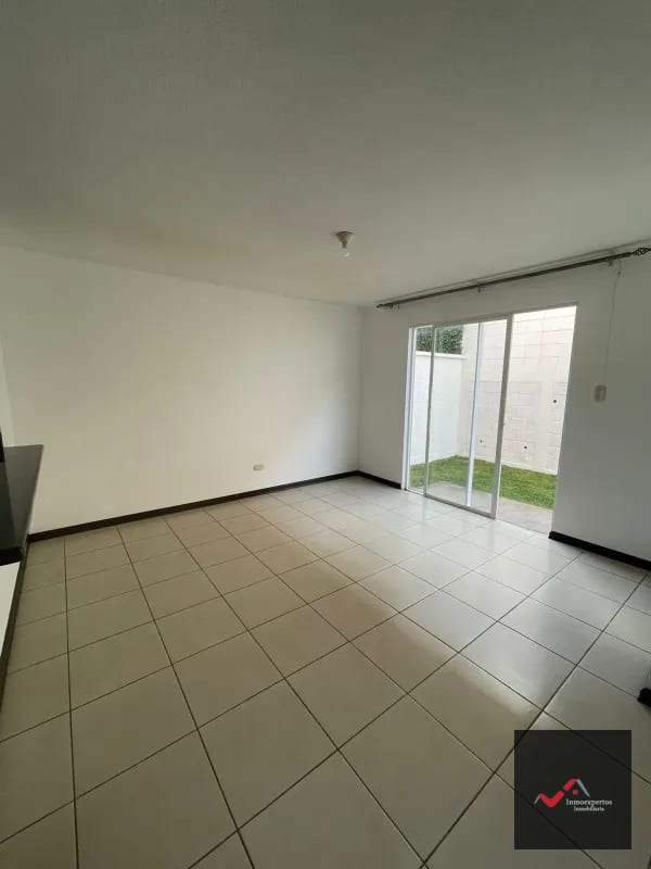 CASA EN VENTA SAN CRISTOBAL, ZONA 8 DE MIXCO — Casa en Venta en Zona 8 Mixco, Guatemala, Ciudad — foto 11 de 17