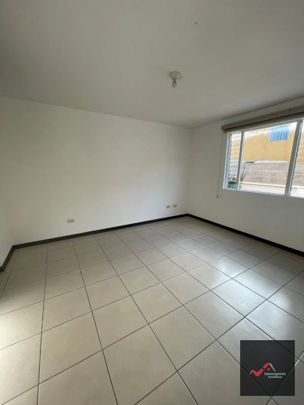 CASA EN VENTA EN CONDOMINIO SAN MARINO, ZONA 8 DE MIXCO - 5