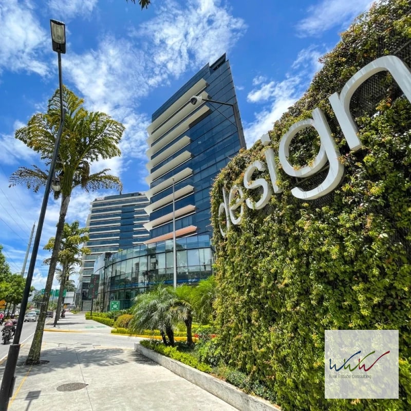 Rento oficina de 91m2 Edificio Design Center, zona 10 - 1