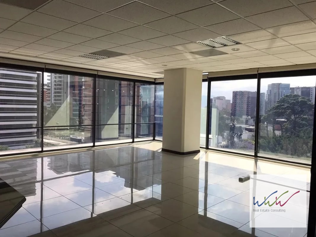 Rento oficina de 91m2 Edificio Design Center, zona 10 - 5