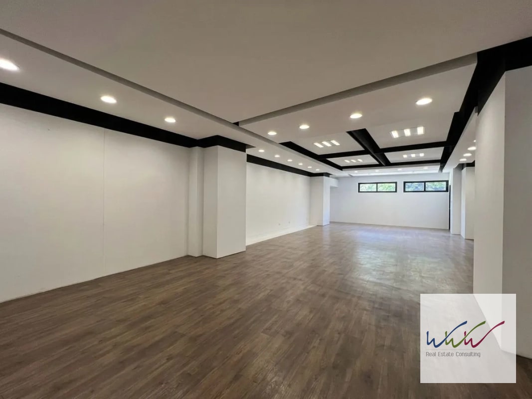 Rento local comercial de 98m2 en Design Center, zona 10 - 6