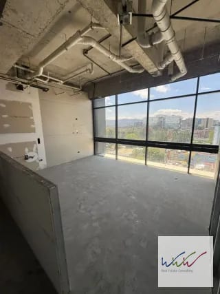 Rento amplia oficina de 570m2 en edificio Renovati, zona 10 — Oficina en Alquiler en Renovati, Zona 10, Guatemala, Ciudad — miniatura 7 de 11
