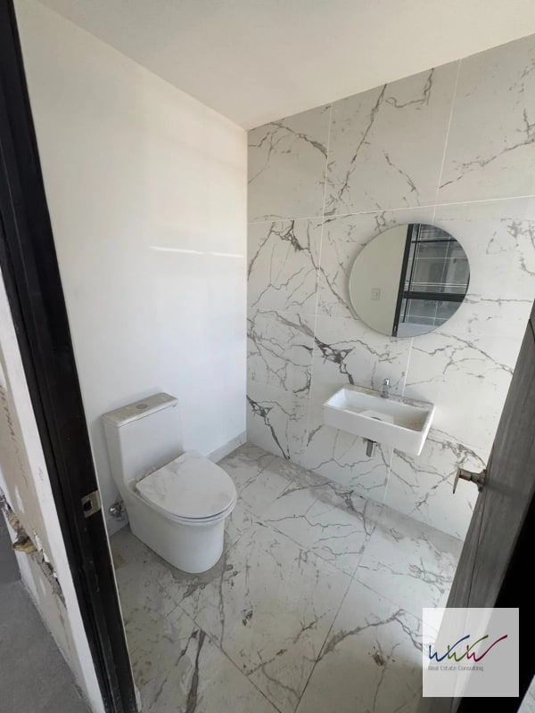 Rento amplia oficina de 570m2 en edificio Renovati, zona 10 - 5