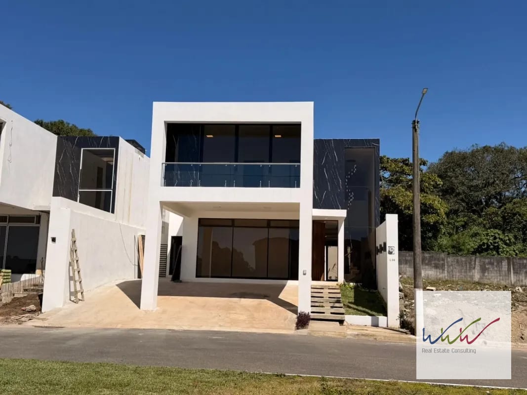 Casa en venta en condominio privado, carretera a Santa Elena Barillas — Casa en Venta en Zona 10, Guatemala, Ciudad — foto 2 de 2