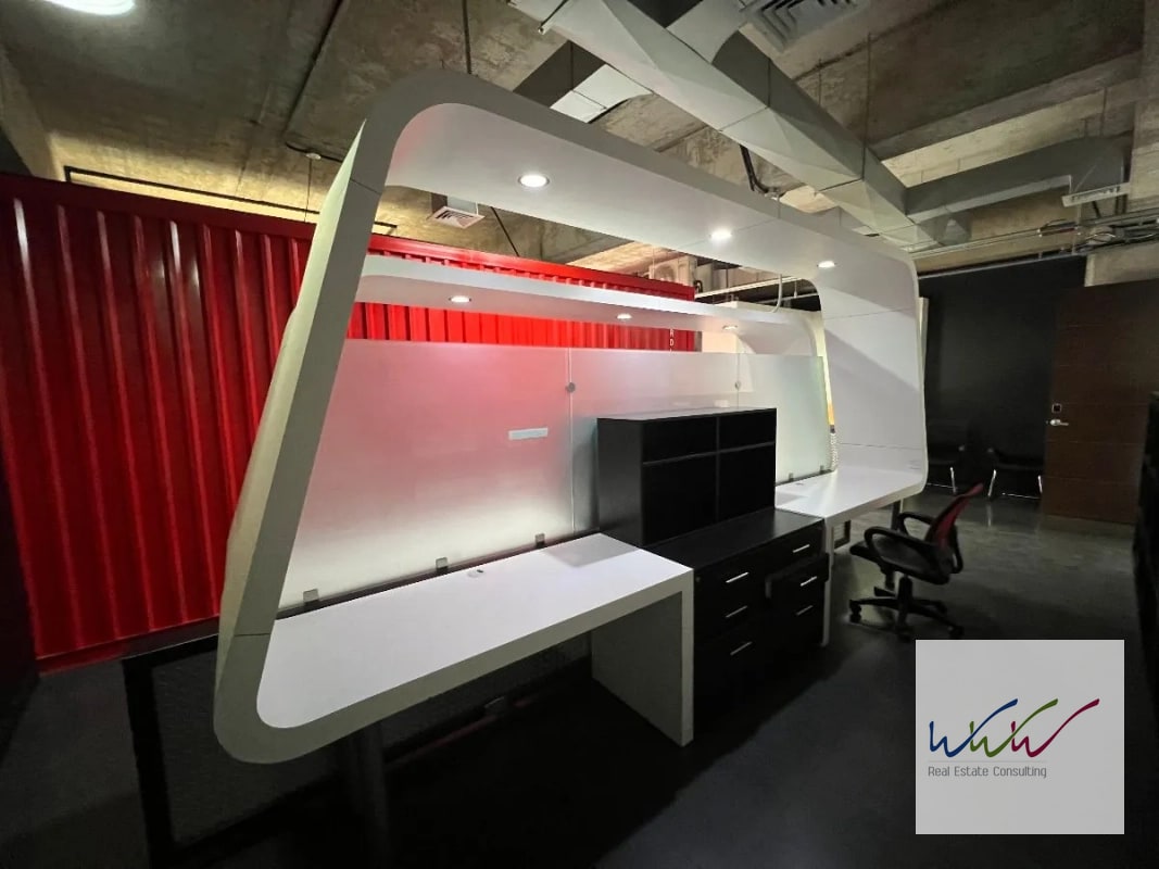 Rento Moderna oficina de 75 m2 Edificio Design Center, zona 10 - 6