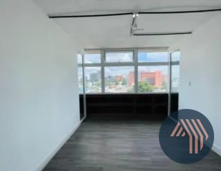 ALQUILER DE CÉNTRICA Y AMPLIA OFICINA - PLAZA MARITIMA, ZONA 10 — Oficina en Alquiler en Zona 10, Guatemala, Ciudad — miniatura 10 de 16