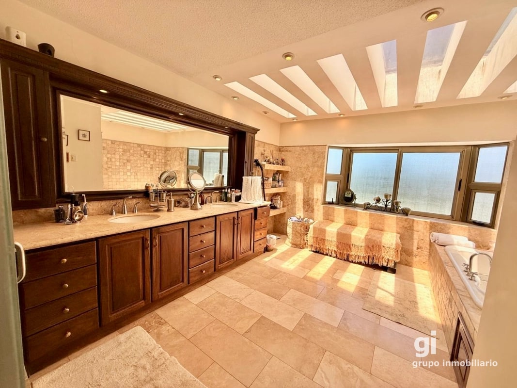 Preciosa casa en venta en condominio exclusivo CAES - 4