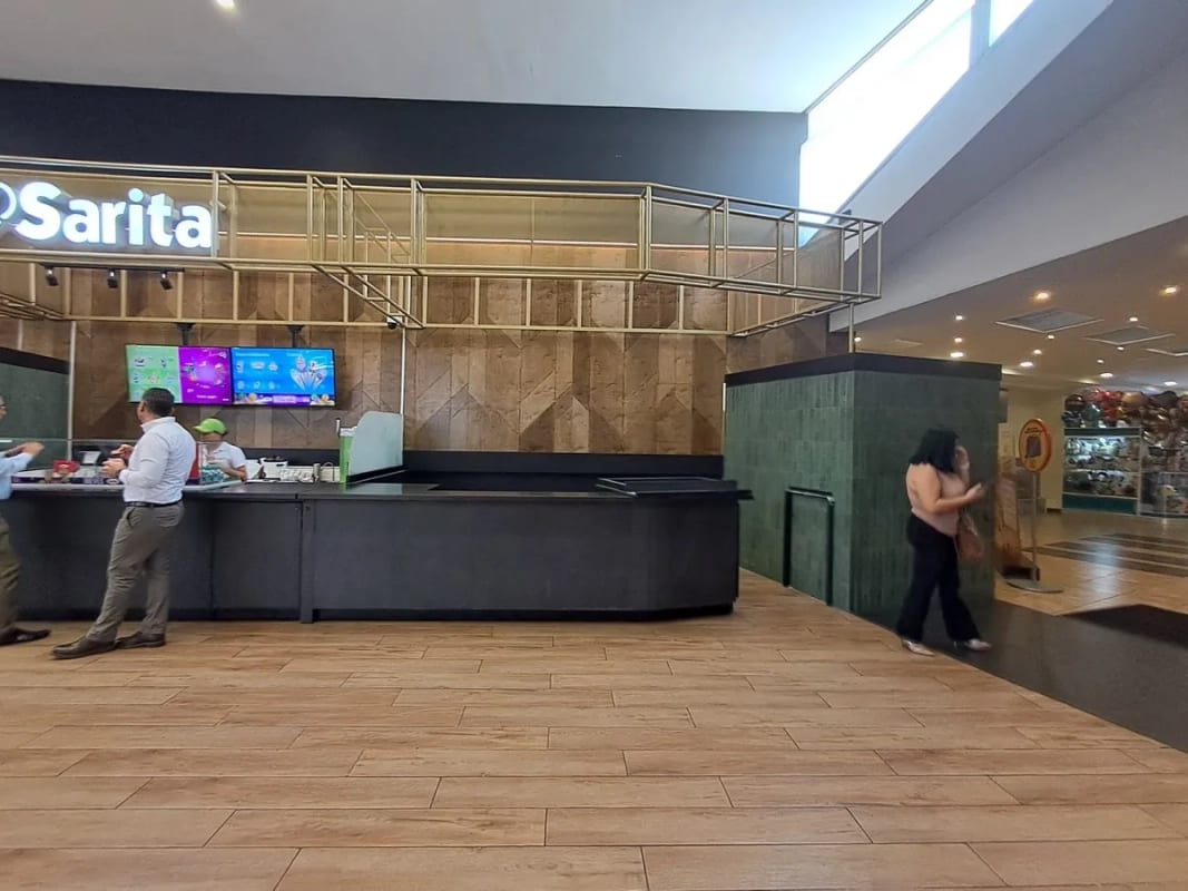 Kiosko en Foodcourt zona 10 — Local en Alquiler en Zona 10, Guatemala, Ciudad — foto 4 de 4