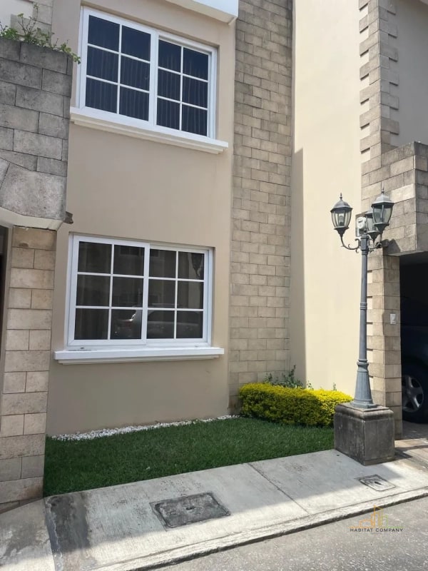 Ganga Casa en Venta Km 16.5 Carretera a El Salvador | Santa Mónica | Jardín + Estudio | Q1,555,000 - 1