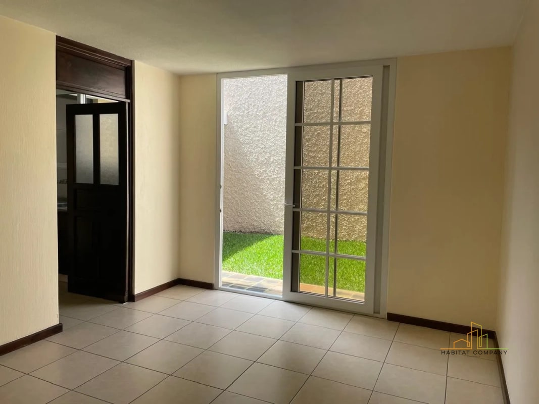 Ganga Casa en Venta Km 16.5 Carretera a El Salvador | Santa Mónica | Jardín + Estudio | Q1,555,000 - 5