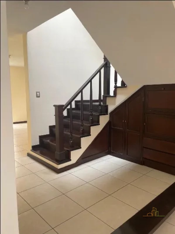 Ganga Casa en Venta Km 16.5 Carretera a El Salvador | Santa Mónica | Jardín + Estudio | Q1,555,000 - 3