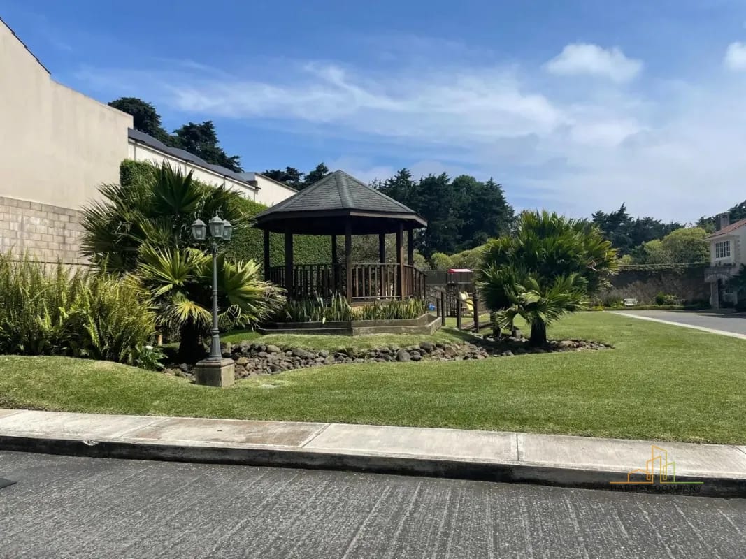 Casa | Venta | KM 16-20 CAES | Entrada Calle de Olmeca |  Casa en Venta Residenciales Santa Mónica - Ganga — Casa en Venta en km 16-20, Carretera a El Salvador, Guatemala, Ciudad — foto 2 de 9