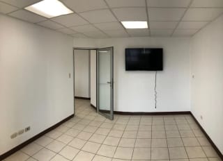 Oficina en Zona 10 — Oficina en Alquiler en Zona 10, Guatemala, Ciudad — miniatura 3 de 3