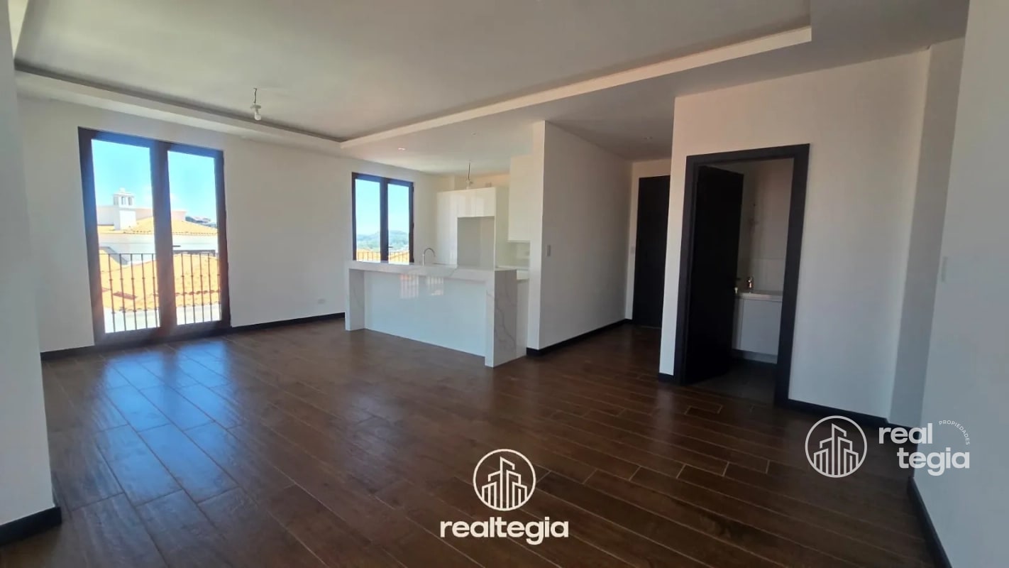 APARTAMENTO EN LIRIOS DE CAYALÁ ZONA 16 - 1