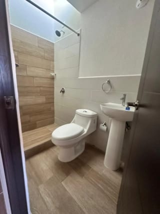 Vendo casa en San José Pinula — Casa en Venta en Condado Florenza, San José Pinula, Guatemala, Ciudad — miniatura 5 de 9