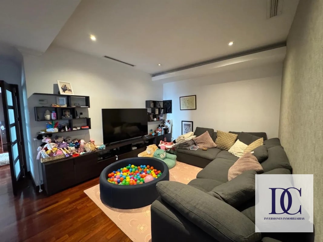 📍 APTO EN VENTA – 3 HAB + SALA FAM | EDIFICIO TORRE REAL | CAES KM 9 - 13