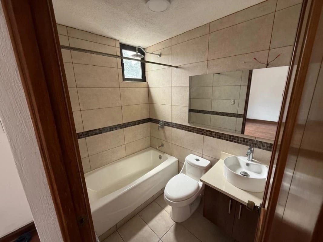 Preciosa casa en venta en Condominio la Encantada, km 12 Carretera El Salvador. — Casa en Venta en Carretera a El Salvador, Guatemala, Ciudad — foto 14 de 17