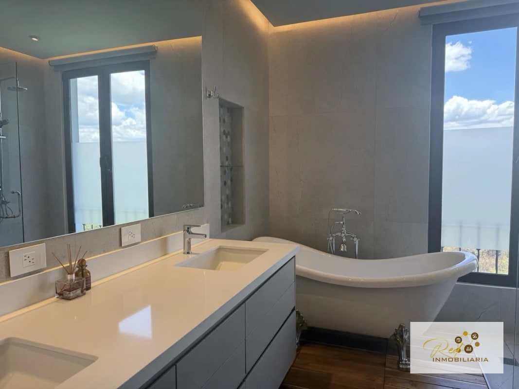 🏙️ Apartamento de lujo en alquiler – Cayalá - 4
