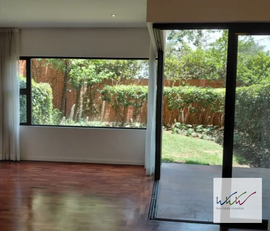 Rento amplio apartamento con jardín en Edificio Lucca, Zona 10 - 14