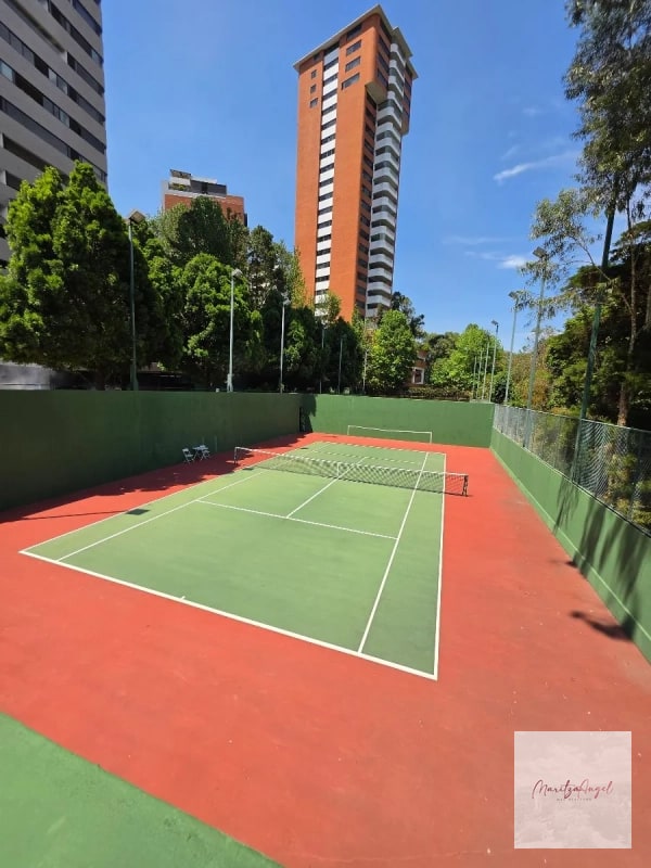 VENTA DE CASA EN ZONA 14 - 12