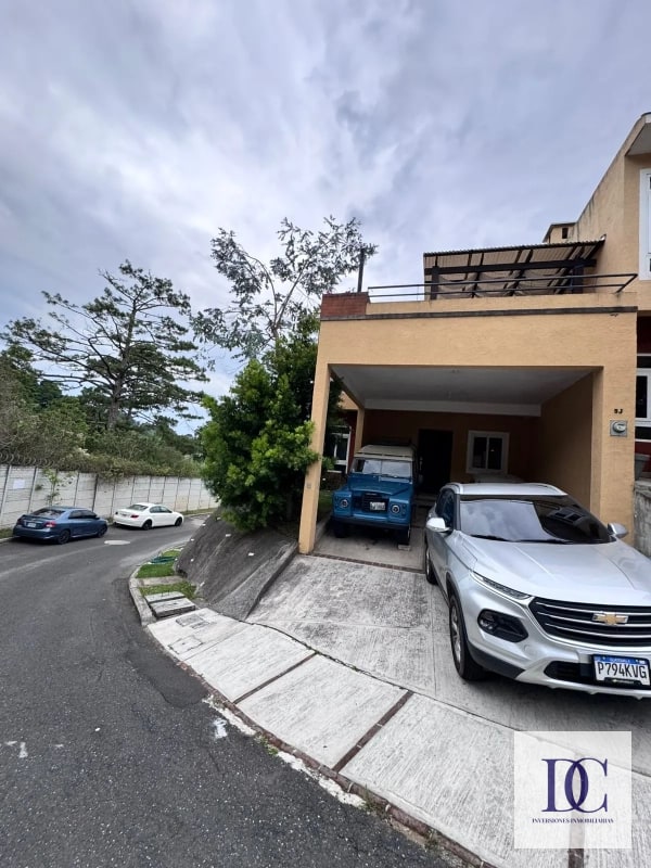 📍 CASA EN ALQUILER – ESQUINA + JARDÍN | BOSQUES DE ARRAZOLA | KM 18.5 CES - 5