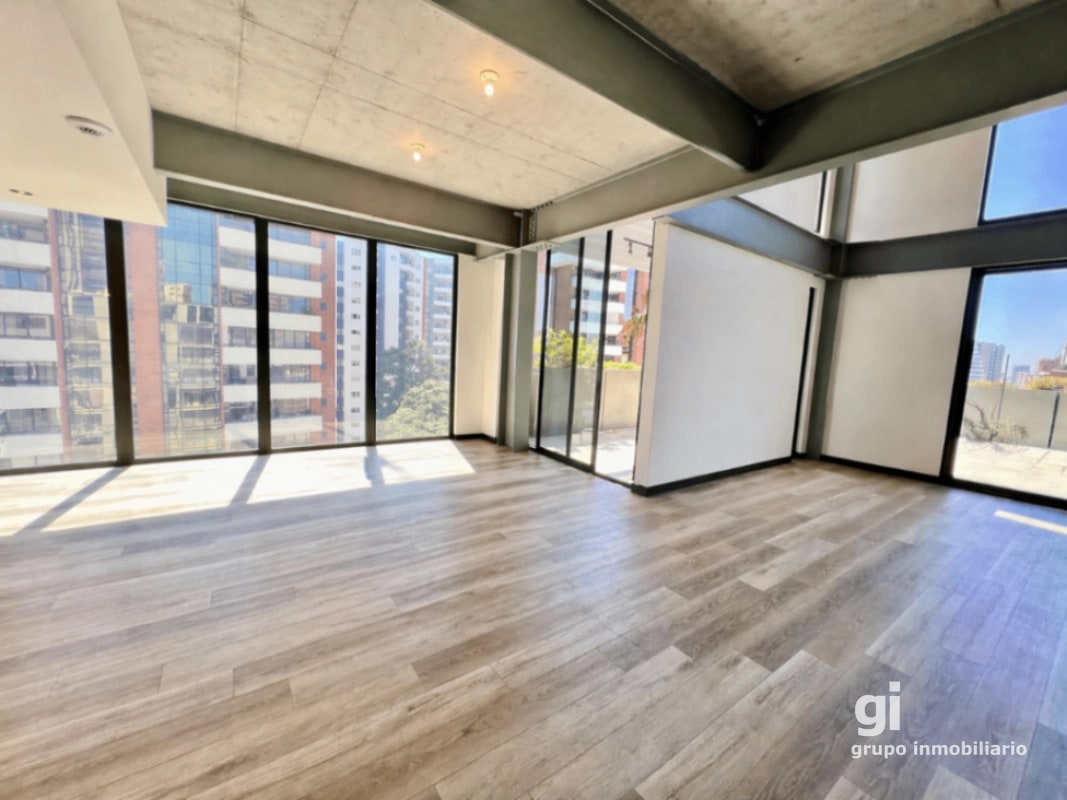 PH industrial, con una gran terraza en venta en zona 14 - 10