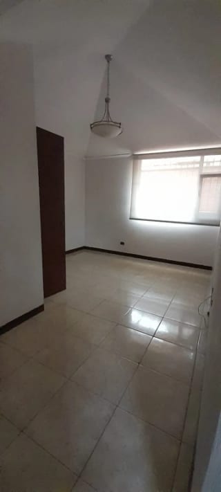 Casa en Zona 15 — Apartamento en Alquiler en Zona 15, Guatemala, Ciudad — miniatura 4 de 5
