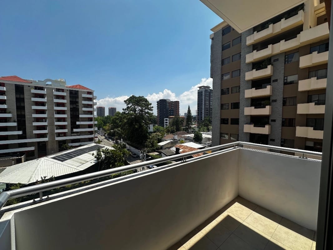 Casalini zona 10, apartamento amueblado en alquiler — Apartamento en Alquiler en Cassalini, Zona 10, Guatemala, Ciudad — foto 8 de 9