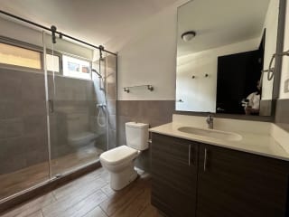 Casalini zona 10, apartamento amueblado en alquiler — Apartamento en Alquiler en Cassalini, Zona 10, Guatemala, Ciudad — miniatura 6 de 9