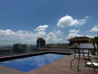 Casalini zona 10, apartamento amueblado en alquiler — Apartamento en Alquiler en Cassalini, Zona 10, Guatemala, Ciudad — miniatura 4 de 9
