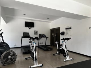 Casalini zona 10, apartamento amueblado en alquiler — Apartamento en Alquiler en Cassalini, Zona 10, Guatemala, Ciudad — miniatura 3 de 9