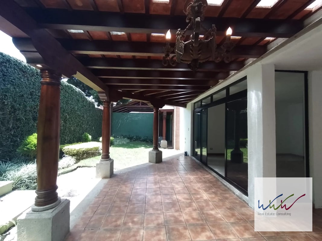 Casa en Venta Condominio Cortijo Santa Fe, zona 10 - 11