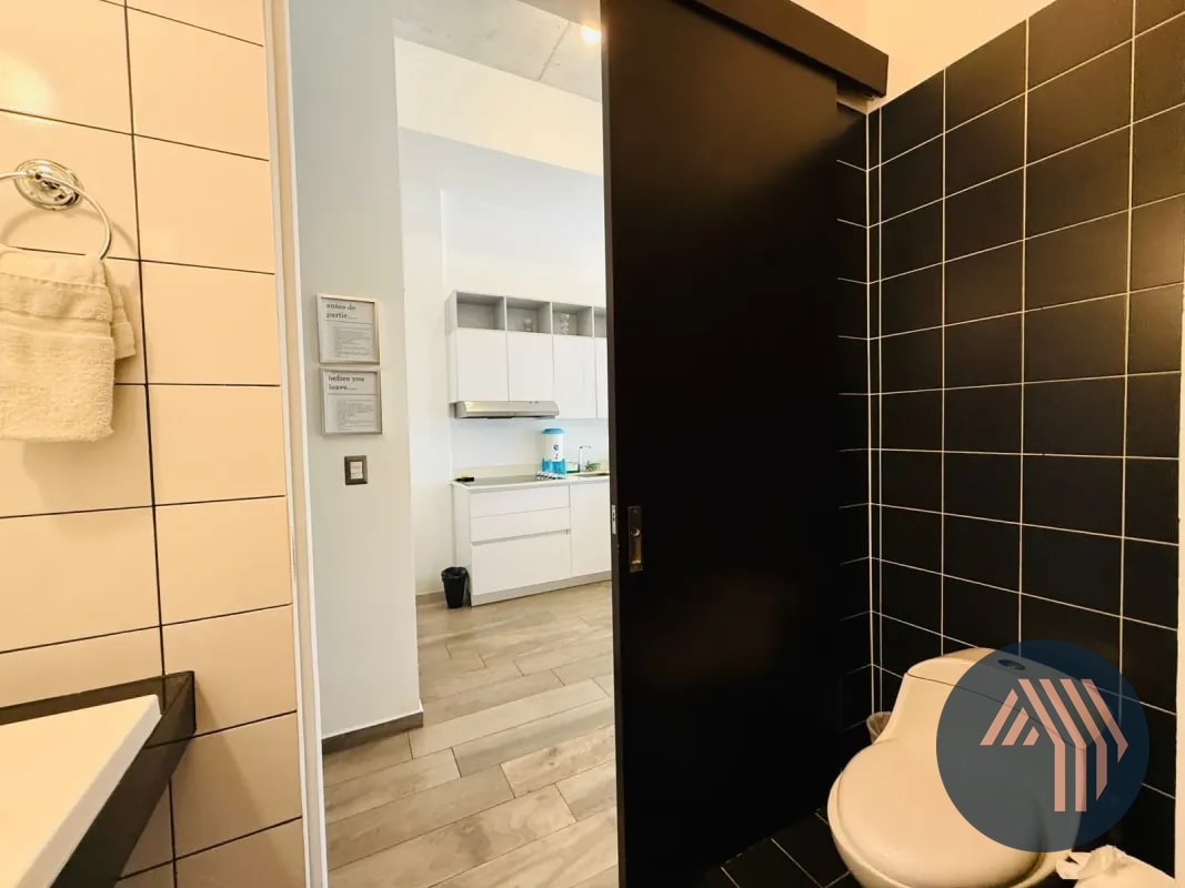 VENTA DE MODERNO APARTAMENTO DE PRIMER NIVEL - SHIFT CAYALÁ, ZONA 16 - 2