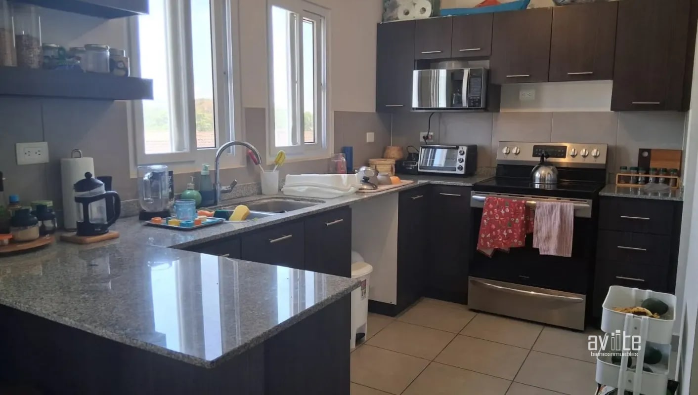 Condado Naranjo en Alameda Norte, Coruña. Q1,750,000 negociables. - 3