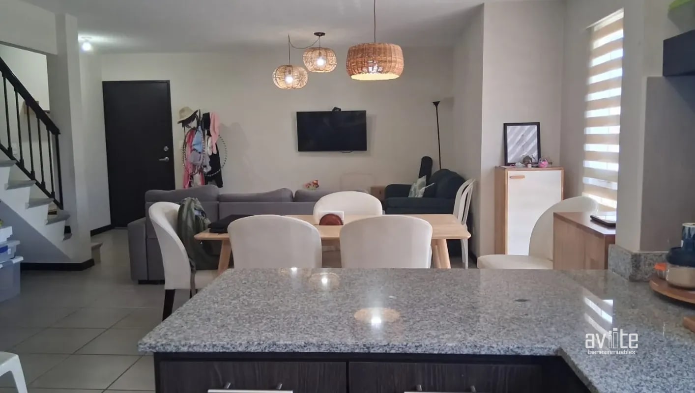 Condado Naranjo en Alameda Norte, Coruña. Q1,750,000 negociables. - 4