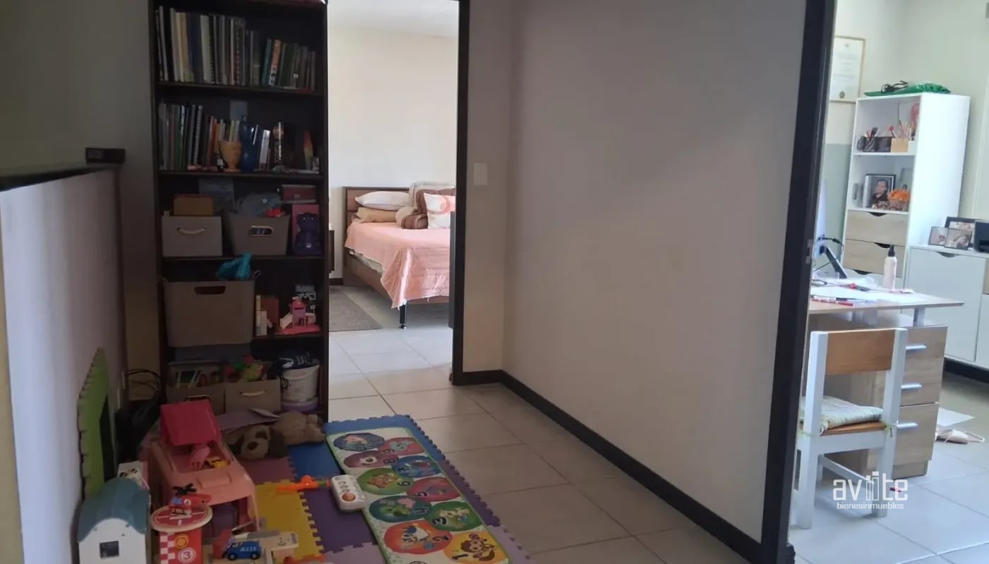 Condado Naranjo en Alameda Norte, Coruña.    Q1,750,000 negociables. - 5
