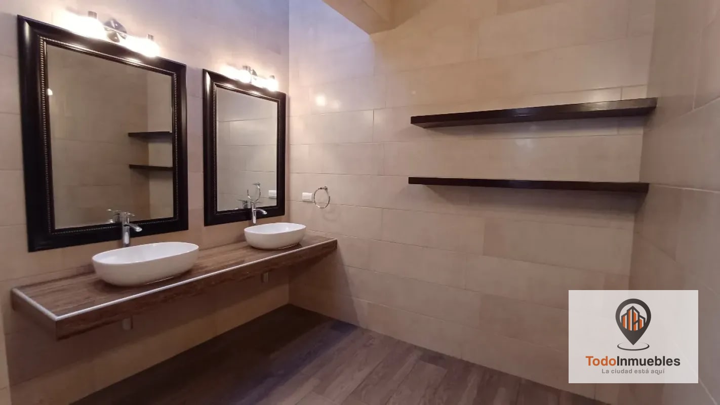 Casa Remodelada en Renta en Elgin 2 zona 13 - 6